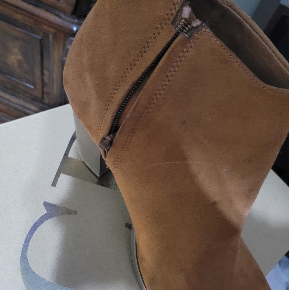 Tan bootie - Picture 2 of 2